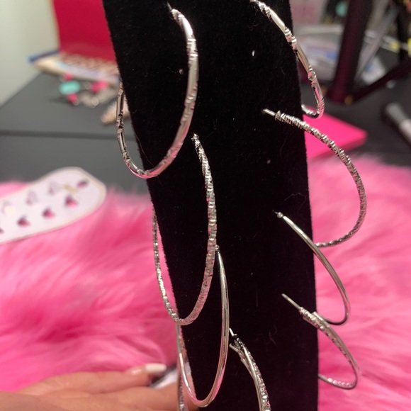 Earrings - Picture 2 of 3